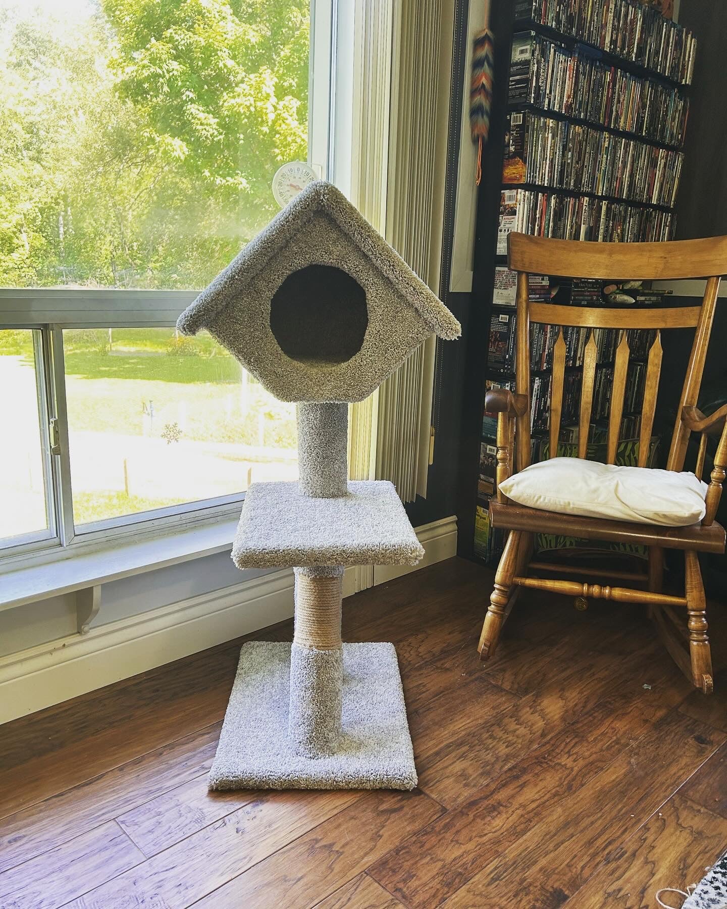 The Timberline Tower – Solid Wood Cat Tree
